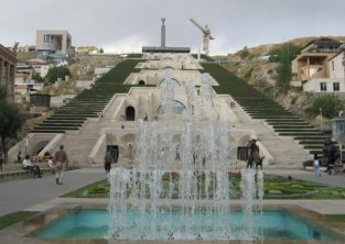 کاسکاد یا بنای هزار پله ارمنستان