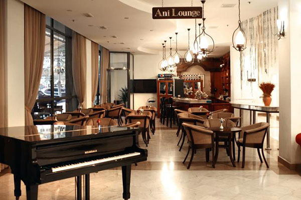 هتل Ani Plaza