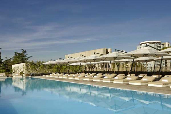  هتل Holiday Inn