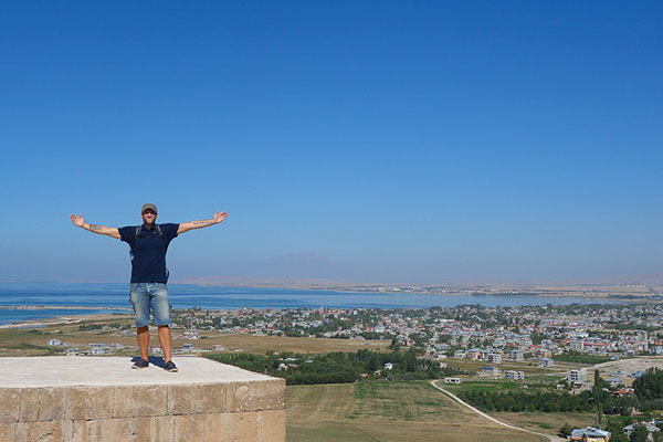 تور وان